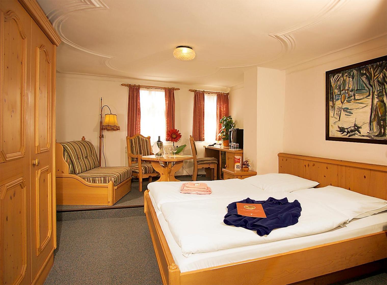 Altdeutsches Gasthaus Roter Hirsch Jena Esterno foto